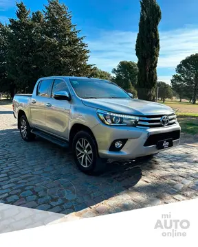 Toyota Hilux 2.8 4x2 SRX TDi DC usado (2018) color Gris precio $35.000.000