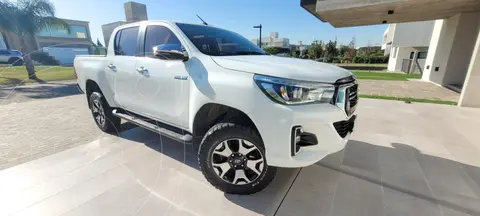 Toyota Hilux 2.8 4x4 SRX TDi DC Aut usado (2018) color Blanco precio $39.500.000