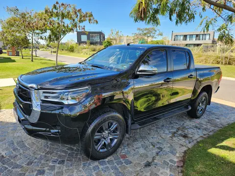 Toyota Hilux 2.8 4x2 SRV TDi DC usado (2023) color Negro precio $32.500.000