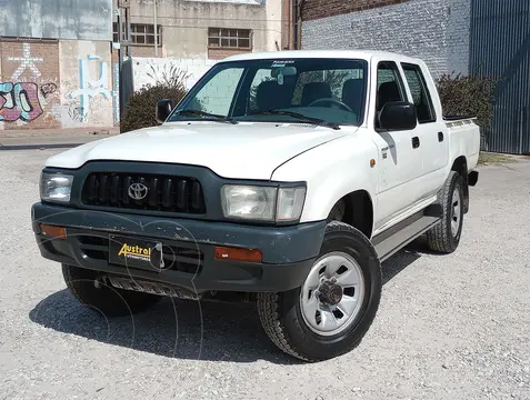 Toyota Hilux 3.0 4x2 DX DC usado (2004) color Blanco financiado en cuotas(anticipo $2.980.000)