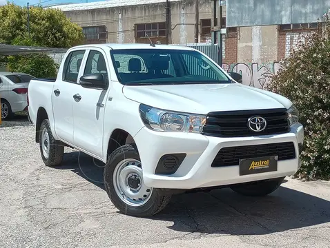 Toyota Hilux 2.4 4x2 DX TDi DC usado (2020) color Blanco financiado en cuotas(anticipo $18.500.000)