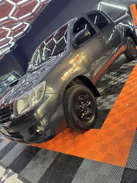 Toyota Hilux 2.5 4x2 DX Pack DC usado (2015) color Gris Oscuro precio $23.499.998