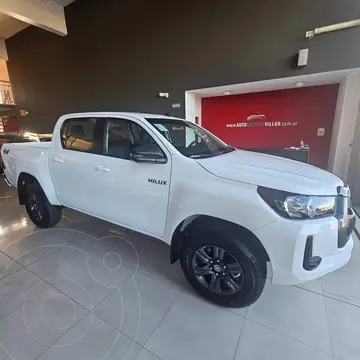 foto Toyota Hilux 4X4 Cabina Doble SR 2.8 TDi Aut nuevo color Blanco precio $49.500.000