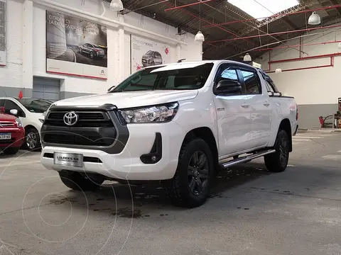 Toyota Hilux 2.4 4x2 SR TDi DC usado (2021) color Blanco precio $34.900.000