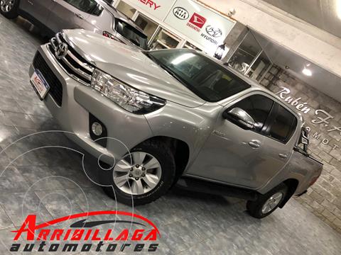 foto Toyota Hilux 2.8 4x4 SRV TDi DC Aut usado (2017) color Plata Metálico precio $4.650.000