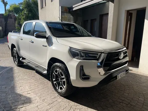Toyota Hilux 4X4 Cabina Doble SRX 2.8 TDi Aut usado (2021) color Blanco precio u$s36.000