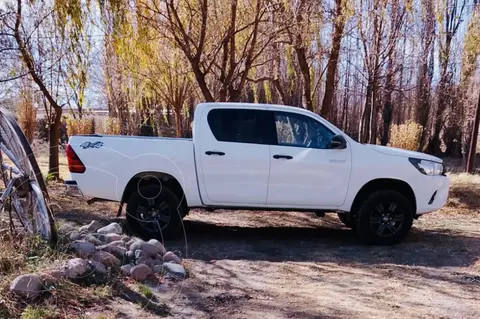 Toyota Hilux 2.4 4x4 DX TDi DC usado (2016) color Blanco precio u$s30.000