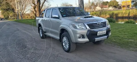 Toyota Hilux 3.0 4x2 SRV TDi DC Cuero usado (2015) color Gris precio u$s24.900