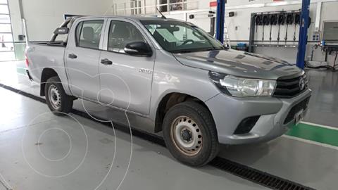 foto Toyota Hilux 2.4 4x4 DX TDi DC usado (2016) color Gris Claro precio $3.470.000