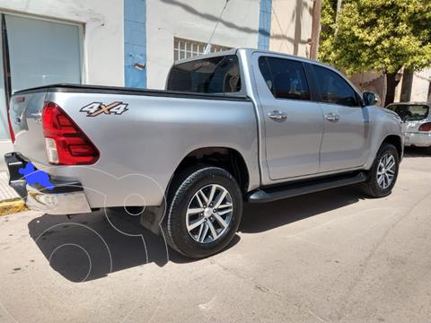foto Toyota Hilux 2.8 4x4 SRV TDi DC usado (2016) color Gris Claro precio $3.100.000