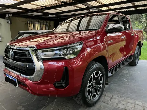 Toyota Hilux 2.8 4x2 SRX TDi DC Aut usado (2023) color Rojo precio $48.500.000