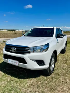Toyota Hilux 2.8 4x4 SR TDi DC usado (2017) color Blanco precio $24.000.000
