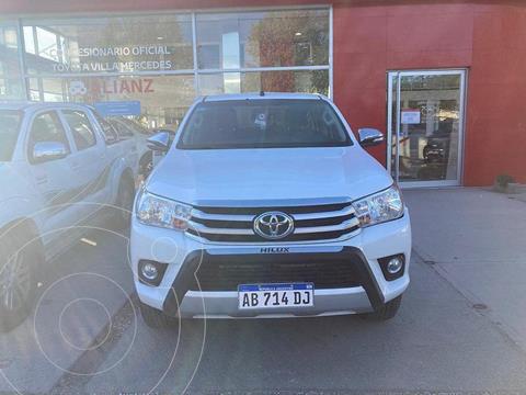 foto Toyota Hilux 2.8 4x2 SRV TDi DC usado (2017) color Blanco precio $4.130.000
