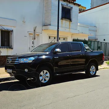 Toyota Hilux 4X2 Cabina Doble SRV 2.8 TDi usado (2017) color Negro precio $32.000.000