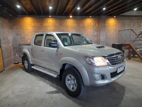Toyota Hilux 3.0 4x2 SR TDi DC usado (2012) color Beige precio $26.000.000