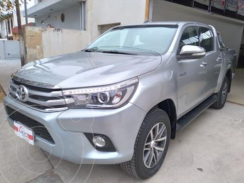 foto Toyota Hilux 2.8 4x4 SRX TDi DC Aut usado (2017) color Gris Claro precio $4.580.000
