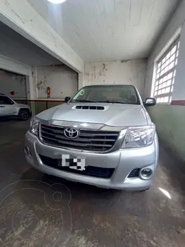 Toyota Hilux 3.0 4x2 SRV TDi DC Cuero usado (2015) color Gris precio u$s23.000