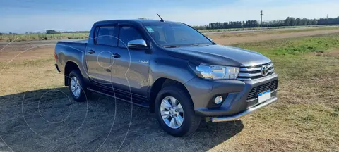 Toyota Hilux 4X2 Cabina Doble SRV 2.8 TDi usado (2018) color Gris precio $11.200.000