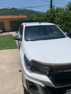 foto Toyota Hilux 2.8 4x2 SRX TDi DC usado (2019) color Blanco precio $29.333.333