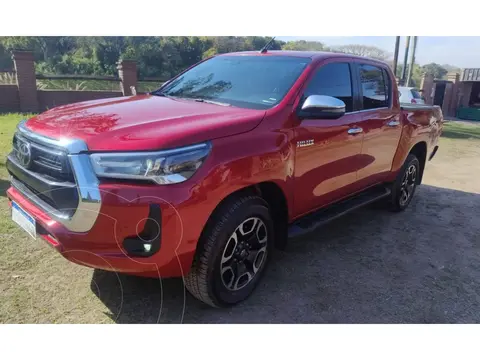 Toyota Hilux 4X4 Cabina Doble SRX 2.8 TDi Aut usado (2021) color Rojo precio $46.000.000