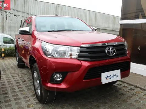 Toyota Hilux 2.4 4x2 SR usado (2017) color Rojo precio $15.590.000