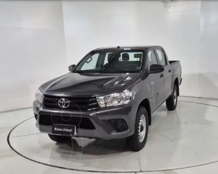Toyota Hilux 2.4L DX CD 4x2 usado (2026) color Gris Oscuro financiado en cuotas(pie $6.000.000)