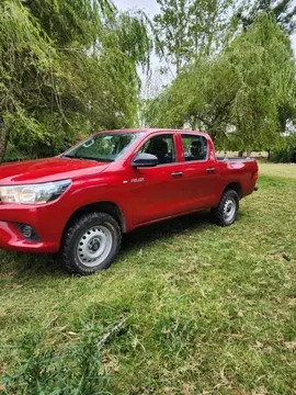 Toyota Hilux 2.4 4x4 DX CD usado (2019) color Rojo precio $175.000.000