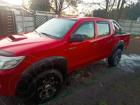 Toyota Hilux 2.5 4X2 Cabina Doble SR usado (2015) color Rojo precio $13.000.000