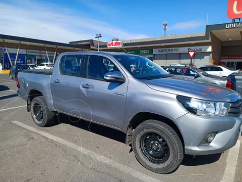 Toyota Hilux 2.7L SR Gasolina CD 4x2 usado (2018) color Gris precio $13.000.000