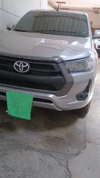 Toyota Hilux 2.4L Diesel 4x4 usado (2022) color Gris precio $192.000.000