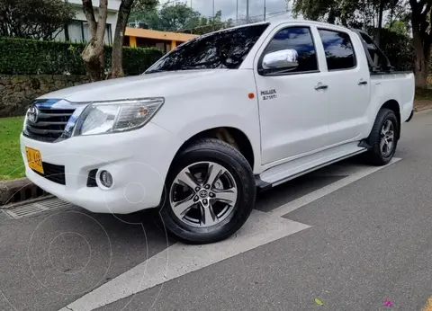 Toyota Hilux 2.7L 4x2 DC usado (2015) color Blanco precio $97.900.000