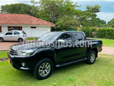 foto Toyota Hilux 2.4L Diésel 4x4 usado (2018) color Negro Mica precio $135.000.000