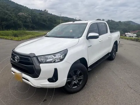 Toyota Hilux 2.4L Diesel 4x4 usado (2023) color Blanco precio $197.000.000