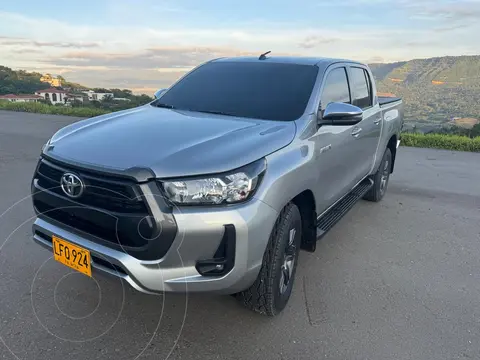 Toyota Hilux 2.4L Diesel 4x4 usado (2022) color Plata Metalico precio $185.000.000