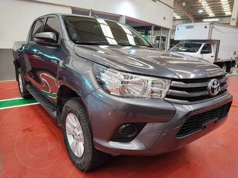Toyota Hilux Cabina Doble SR usado (2018) color Gris financiado en mensualidades(enganche $112,500 mensualidades desde $8,297)