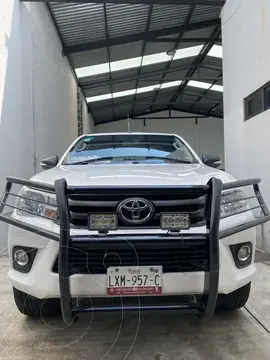 Toyota Hilux Cabina Doble Base usado (2016) color Blanco precio $295,000