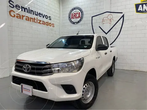 Toyota Hilux Cabina Doble Base usado (2019) color Blanco precio $339,810