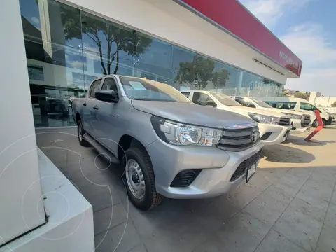 Toyota Hilux Cabina Doble Base nuevo color Plata precio $542,200