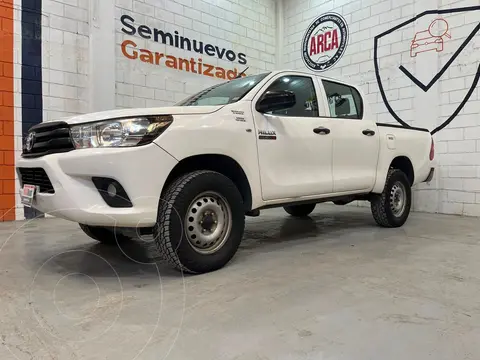 Toyota Hilux Cabina Doble SR usado (2023) color Blanco precio $411,000