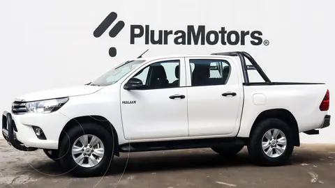 Toyota Hilux Cabina Doble Base usado (2020) color Blanco precio $399,000
