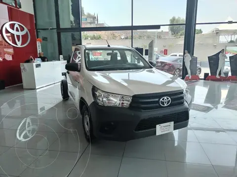 Toyota Hilux Chasis Cabina usado (2021) color Blanco financiado en mensualidades(enganche $134,400 mensualidades desde $4,742)