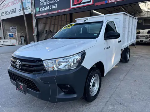 Toyota Hilux Chasis Cabina usado (2022) color Blanco precio $439,900