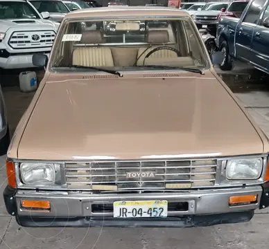 Toyota Hilux Cabina Sencilla Ac usado (1985) color Beige precio $105,000