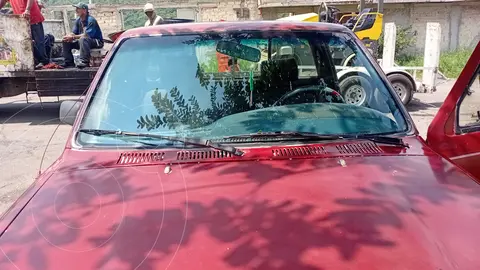 Toyota Hilux Cabina Sencilla usado (1989) color Rojo precio $76,000
