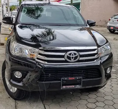Toyota Hilux Cabina Doble SR usado (2019) color Negro precio $374,500