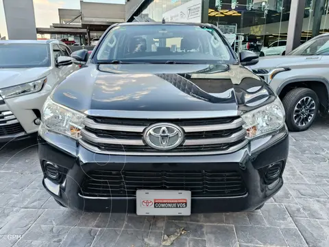 Toyota Hilux Cabina Doble SR usado (2018) color Negro precio $370,000