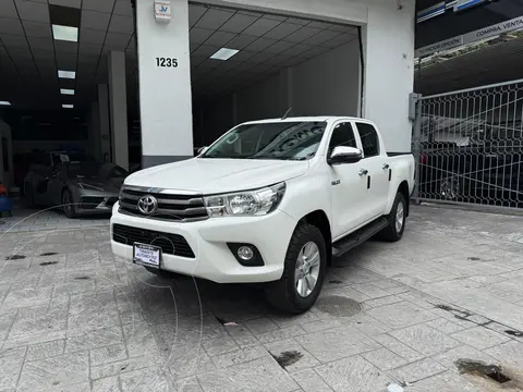 Toyota Hilux Cabina Doble SR usado (2020) color Blanco precio $409,900