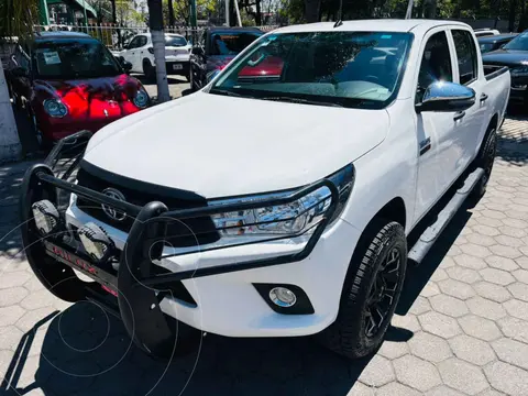 Toyota Hilux Cabina Doble Diesel usado (2025) color Blanco financiado en mensualidades(enganche $165,819 mensualidades desde $14,729)