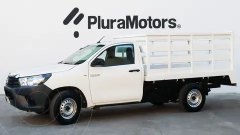 Toyota Hilux Chasis Cabina usado (2021) color Blanco financiado en mensualidades(enganche $87,780 mensualidades desde $7,479)