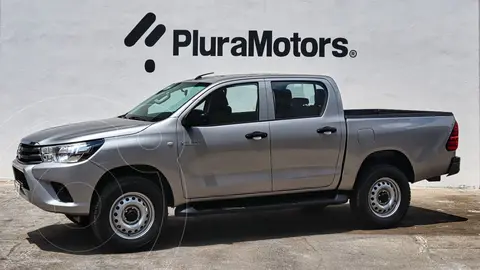 Toyota Hilux Cabina Doble Base usado (2021) color plateado financiado en mensualidades(enganche $85,140 mensualidades desde $7,254)